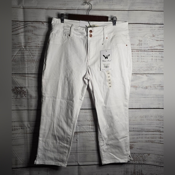 NWT White Mark Women's White Capris Plus Size 20 - Picture 7 of 7
